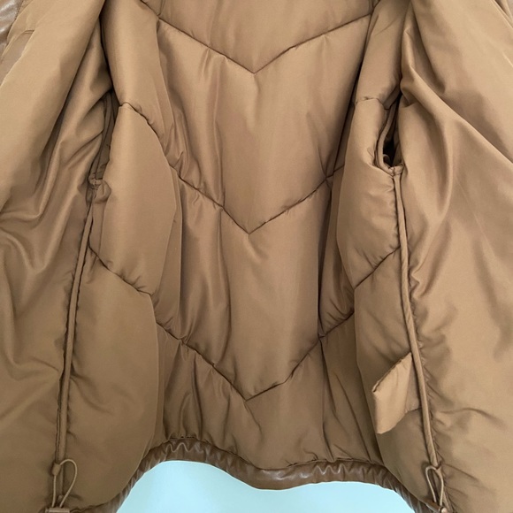SOLD ON FB MARKETPLACE Aritzia Wilfred The Cloud Puff Vegan Leather Puffer Coat - Picture 13 of 13